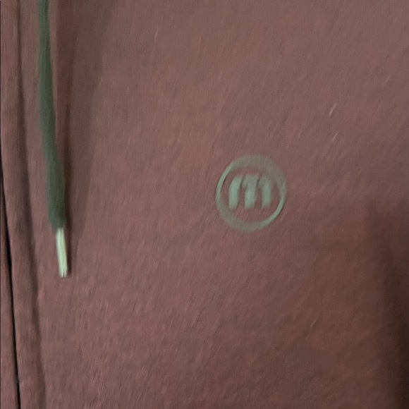 Travis Mathew Maroon Hooded Jacket - Picture 2 of 7